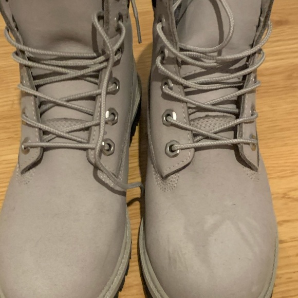Grey timberlands - Picture 2 of 5